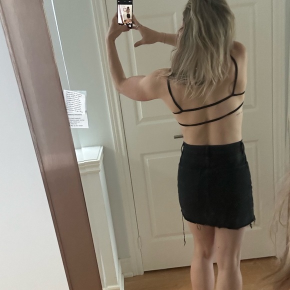 AGolde size 25 black distressed style denim skirt. Worn once. Fits true tosize. - Picture 3 of 4